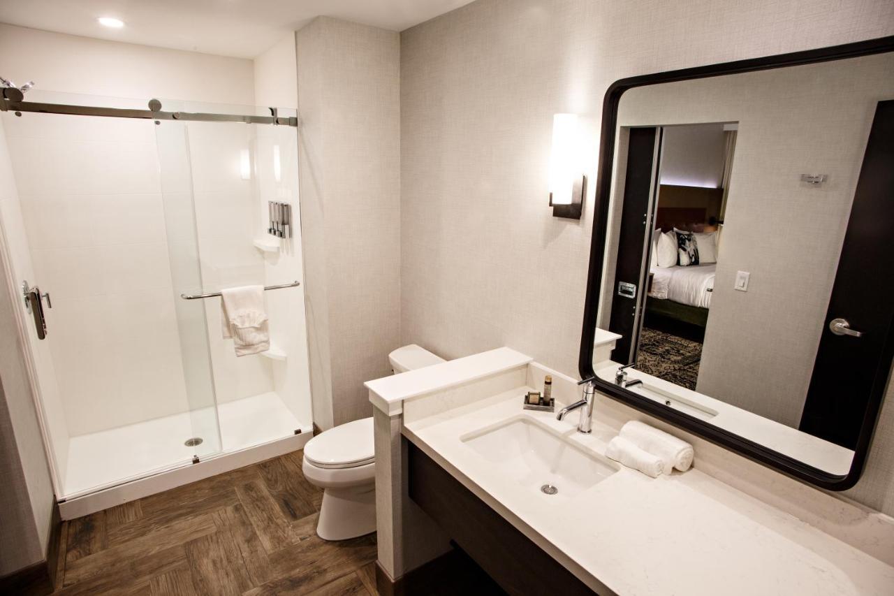 Rock Hotel Lititz